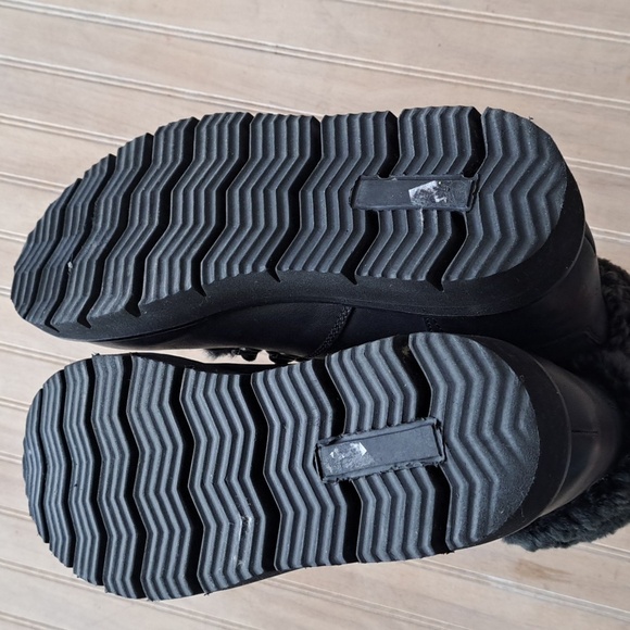 H by Hudson Adda Black Leather Shearling Lined Lace-Up Ankle Boots Trim Cozy - Picture 9 of 14